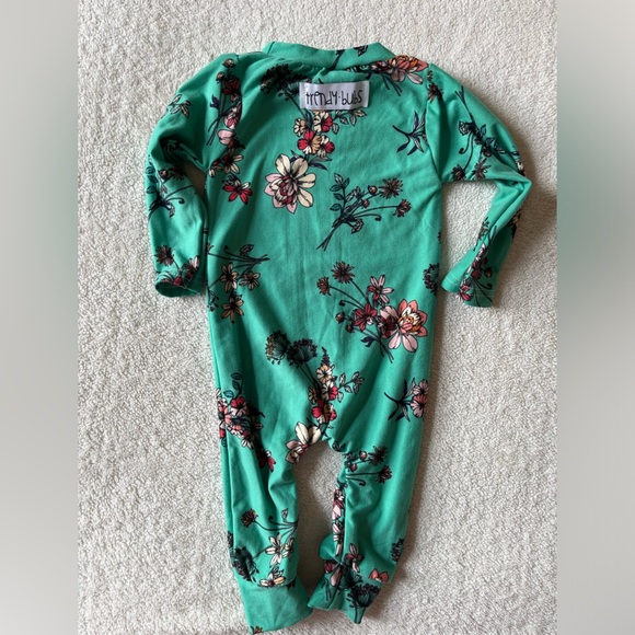 Trendy Bubs 0-3 months floral teal one piece baby romper, super soft - Picture 3 of 4